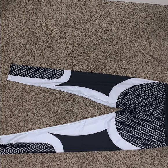 Small workout leggings - Picture 4 of 5